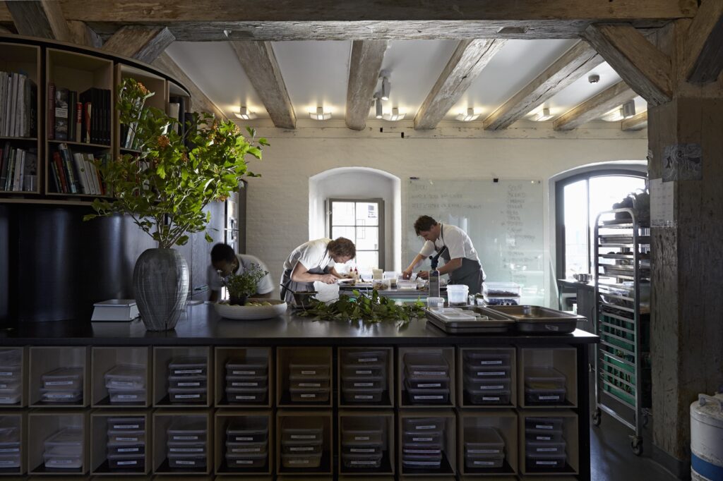 Noma öppnade 2003. 2010 utsågs den till världens bästa restaurang för första gången.