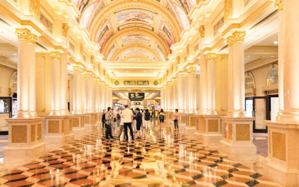 Entréhallen till kopian av Las Vegas kopia av Venedig – världens största kasino, The Venetian Macau.