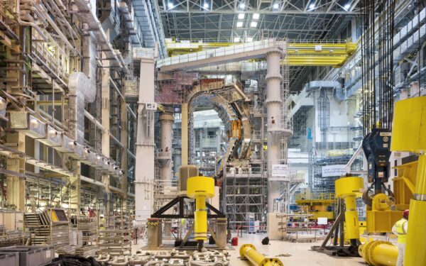 ”The assembly hall”, en verkstad med 60 meter i takhöjd, där Iters tokamak sätts samman – tillika namnet på församlingssalen i en kyrka.